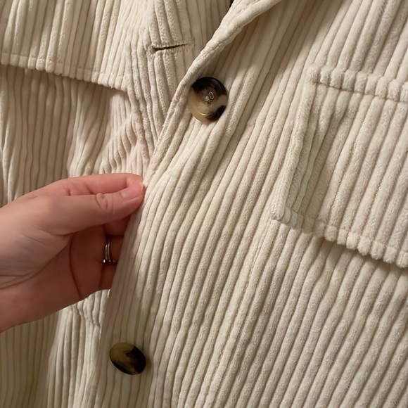 ASOS DESIGN🤍 Petite oversized cord shacket in cream UK6/US2 can fit UK8-10 - Picture 7 of 10